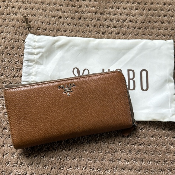 Prada Brown Leather Large Wallet! 🤎 💳 - Picture 1 of 11